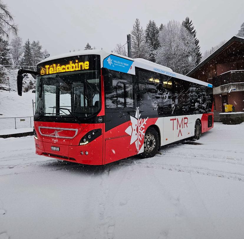 Bus TMR reliant Martigny à la Vallée d'Aoste par le Grand-Saint-Bernard