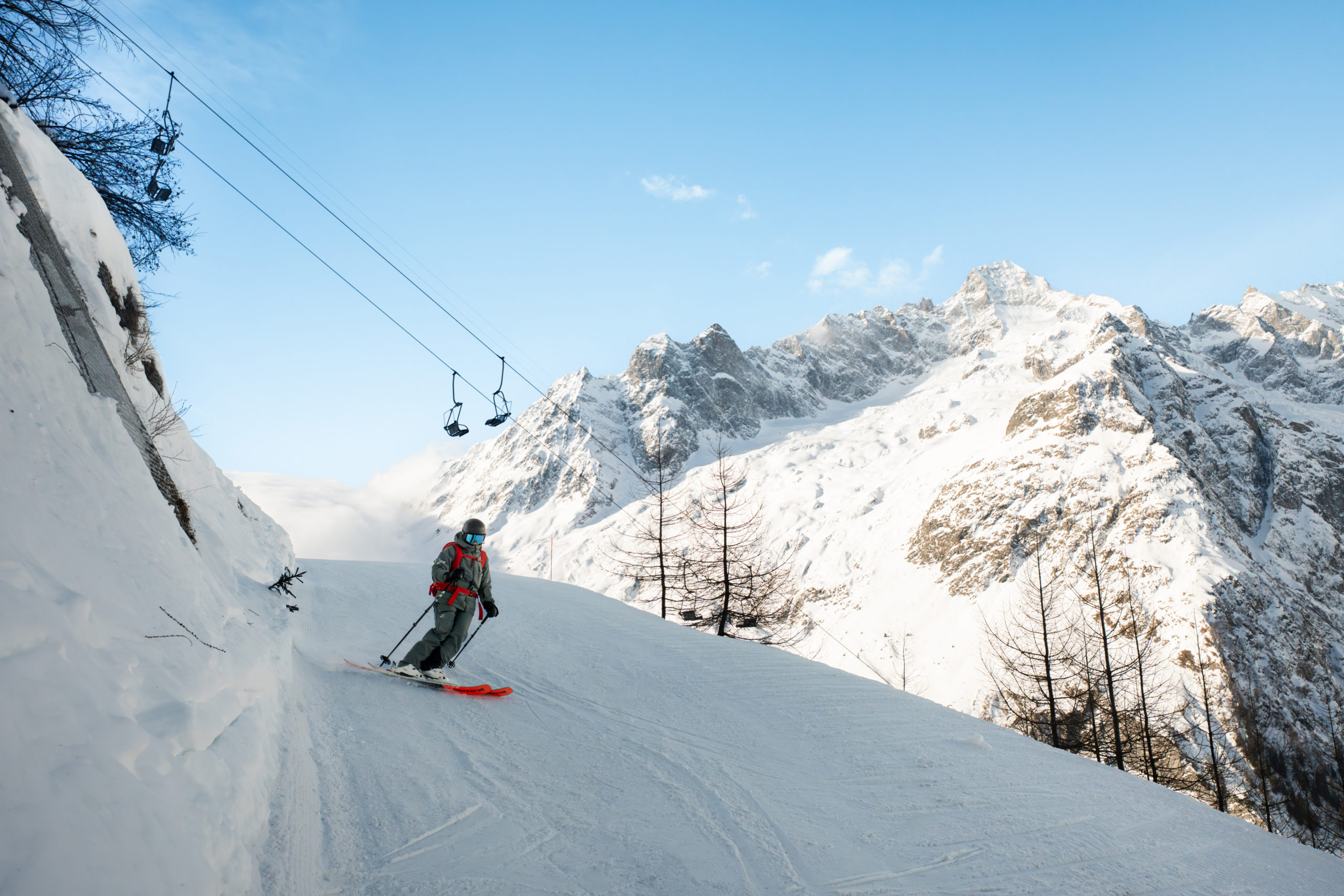 Pistes de ski de La Fouly entre forêts et grands espaces.