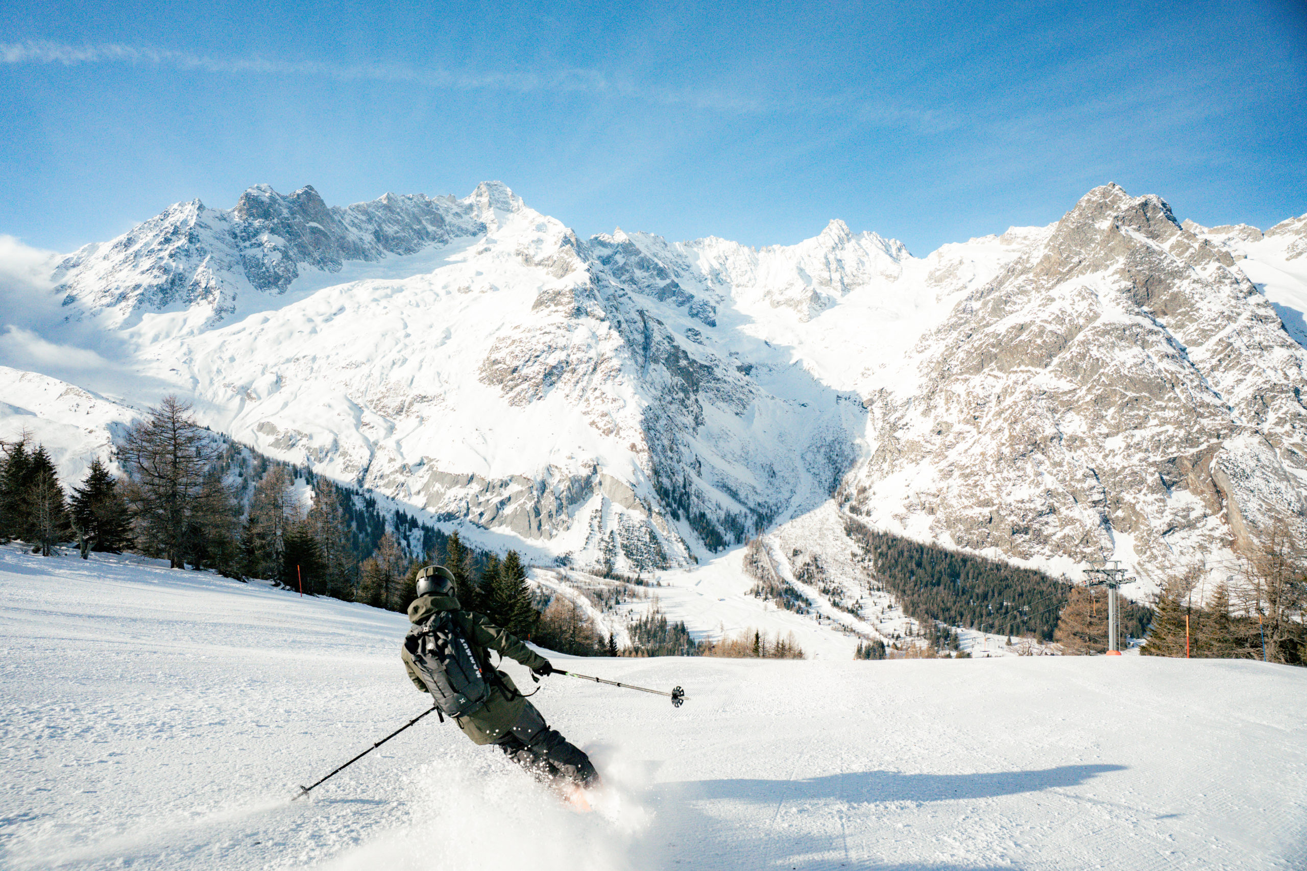Vue sur les sommets du Val Ferret depuis le domaine skiable de La Fouly.